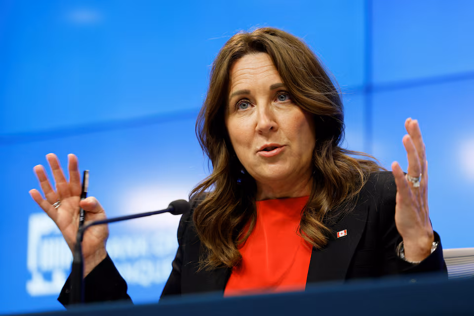 Bank of Canada Faces Tough Task Tackling Structural Changes