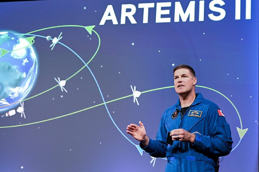 Carney to Speak With Jeremy Hansen After Moon Mission