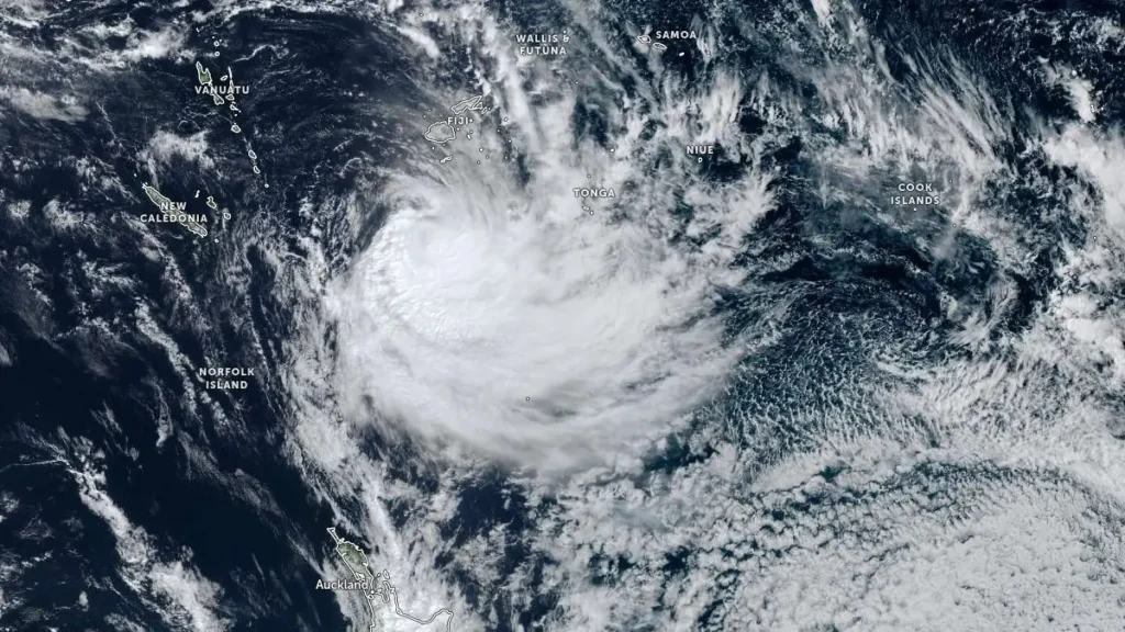 Cyclone Vaianu Threatens New Zealand with Strong Winds