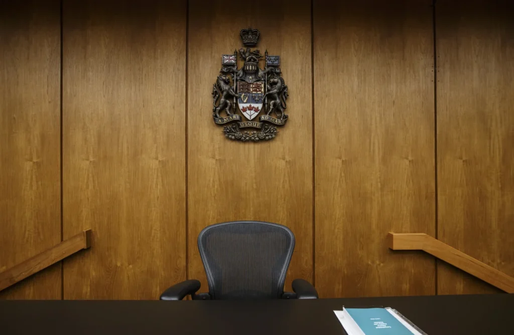 A judge has ordered a temporary pause on the petition process for an Alberta separation referendum amid ongoing legal challenges.
