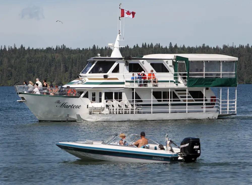 Parks Canada Allows Motor Boats on Clear Lake