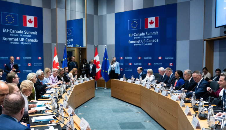 Poll Shows Canadians Open to Joining the European Union
