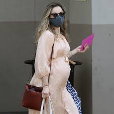 Rachel McAdams Pregnancy Rumors Spark Online Buzz