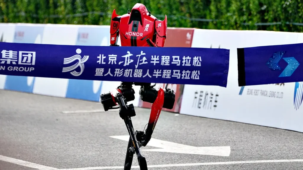 Runners vs Robots at China Half Marathon Watch Video