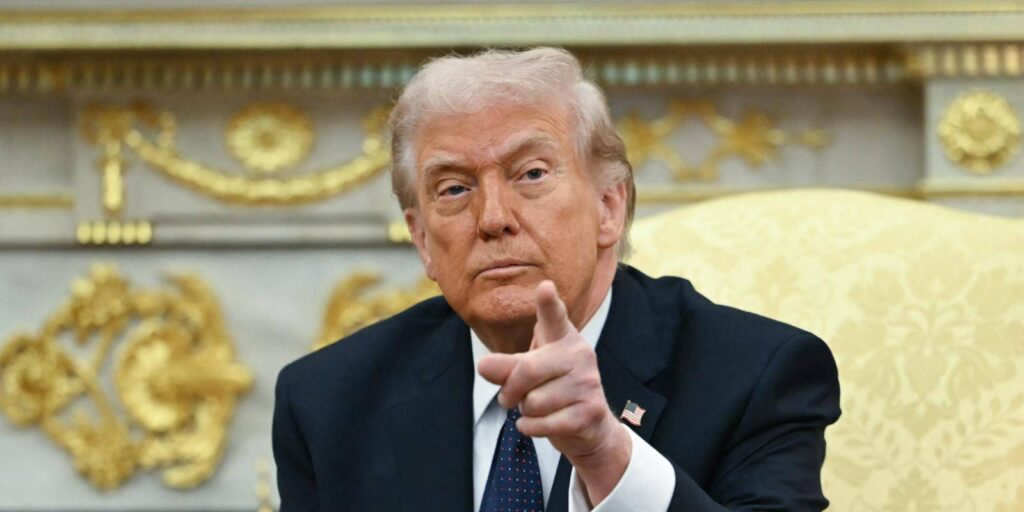 Trump Faces Criticism Over Iran Intervention Strategy