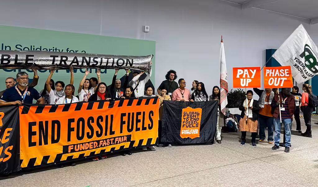 50 nations negotiate coordinated fossil fuel phaseout