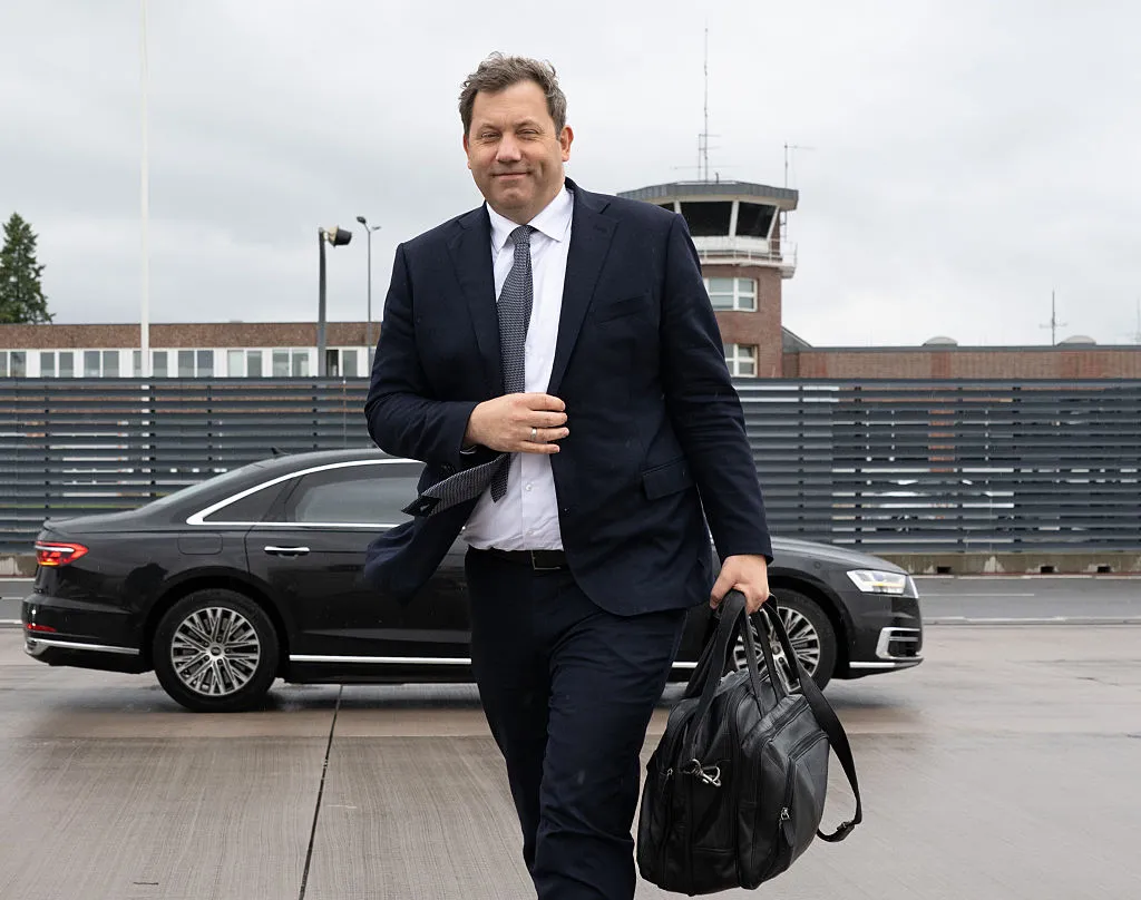 German Finance Minister Seeks Stronger Canada Ties